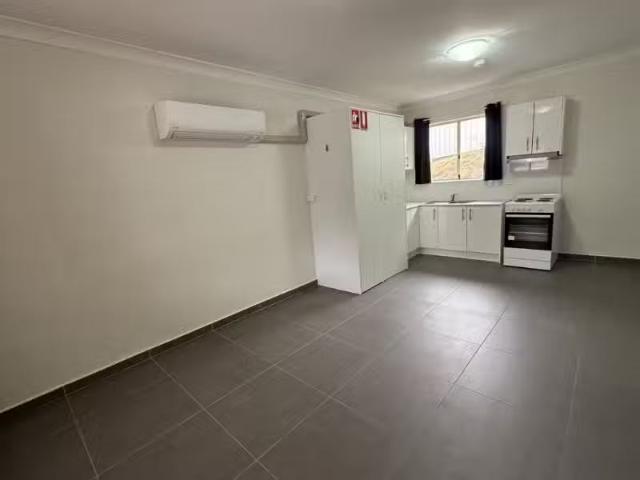 Just in! 1 BR 16/237 Sharp Street, COOMA Apartment for rent L.