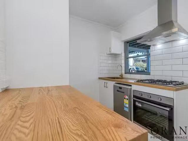 For Rent! 1 BR 16/320 Canning Highway, Bicton, WA 6157