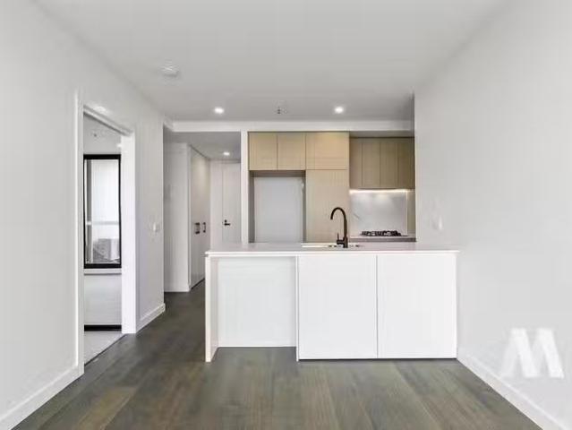 Nice 1 BR 215/58 Myrtle Street, Ivanhoe, VIC 3079