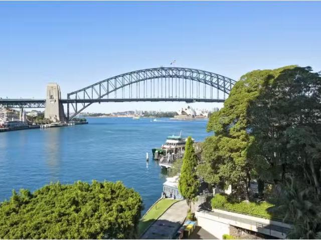 Rental! 1 BR 22/2A Henry Lawson Avenue, Mc Mahons Point Apartm.