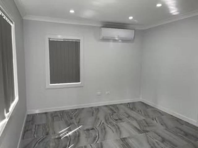 Deal! 1 BR 22B Albert Street, Ingleburn Apartment for rent Li.
