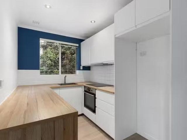 Charming 1 BR 23/4 Comer Street, Como, WA 6152