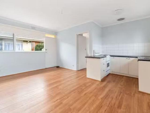 Unique 1 BR 2/370 Nepean Highway, Frankston, VIC 3199 Unit f.