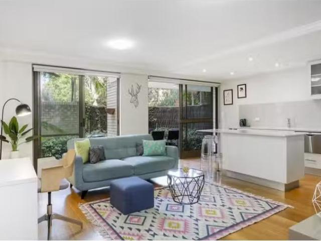 Deal! 1 BR 25/1 7 Hampden Avenue, Cremorne Apartment for rent.