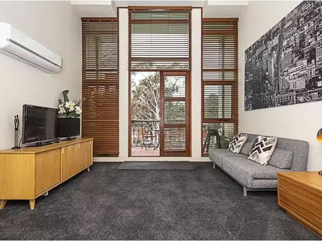 Unique 1 BR 29/18 Captain Cook Crescent, GRIFFITH Apartment fo.