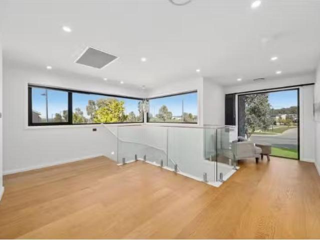 Rental! 1 BR 30A Grenfell Avenue, Taylor Apartment for rent L.