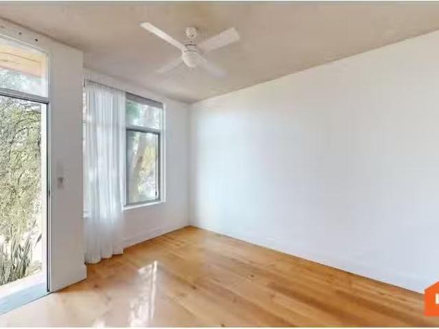 Charming 1 BR 3/12 Anzac Parade, The Hill Apartment for rent.