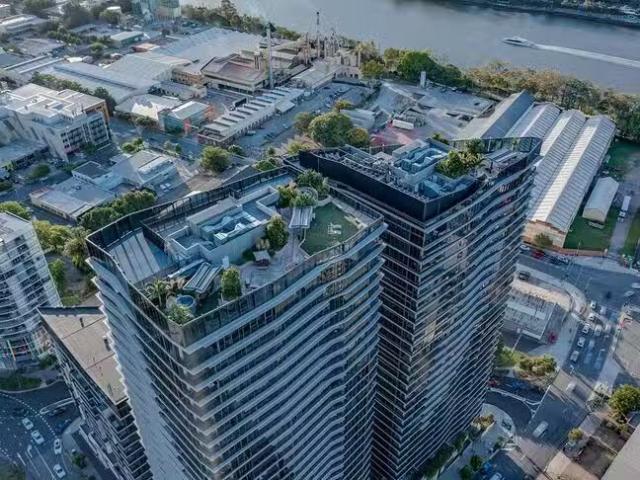 For Rent! 1 BR 32405B/1 Cordelia Street, South Brisbane, QLD 4.