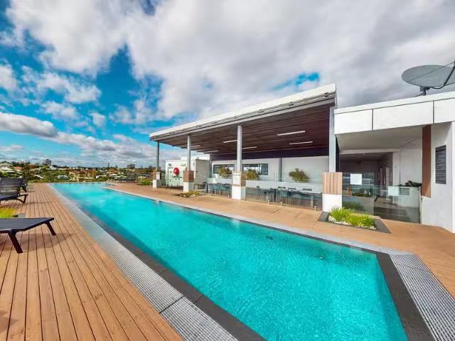 Charming 1 BR 411/70 78 Victoria Street, WEST END, QLD 4101.