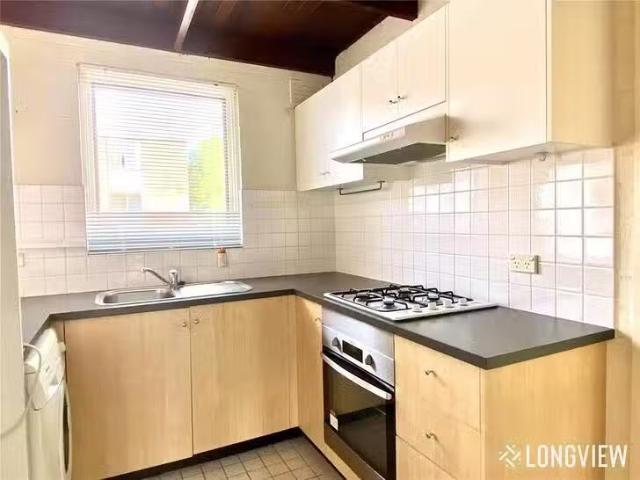 Rental! 1 BR 4/26 Selbourne Street, Hawthorn, VIC 3122