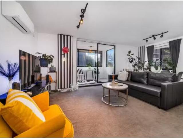 Unique 1 BR 4/21 Ward Avenue, Potts Point Apartment for rent.