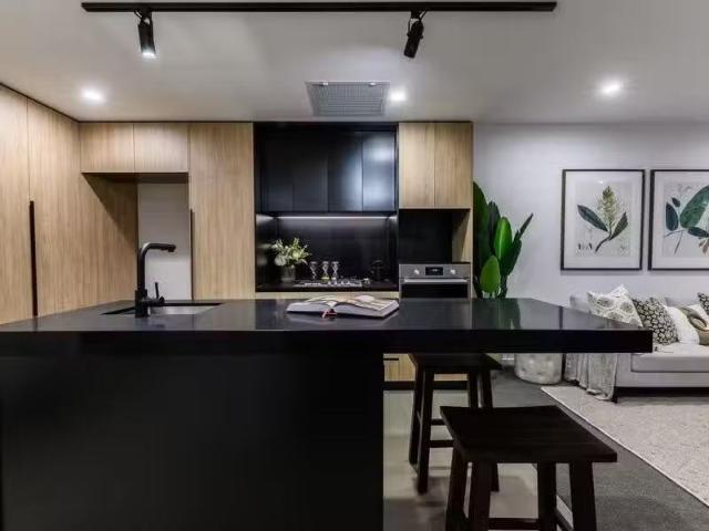 Charming 1 BR 505/19 Deshon Street, WOOLLOONGABBA Apartment fo.