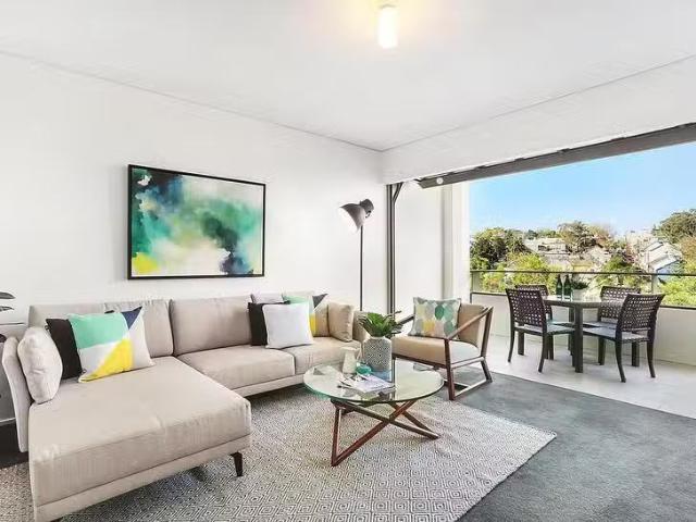 Unique 1 BR 5208/8 Alexandra Drive, Camperdown, NSW 2050