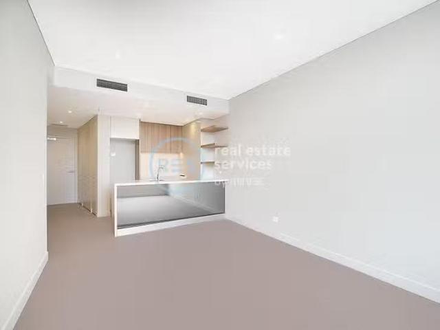 For Rent! 1 BR 616/172 Ross Street, Forest Lodge, NSW 2037