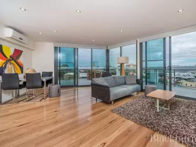 Deal! 1 BR 62/280 Lord Street, Perth, WA 6000