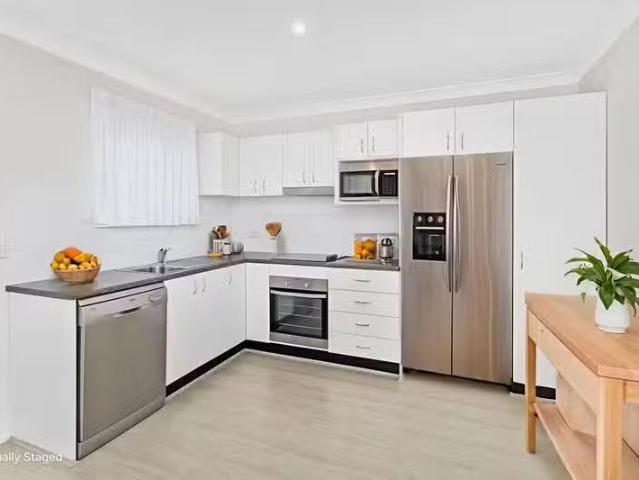 Nice 1 BR 63A Penrose Drive, Avondale, NSW 2530 Flat for Rent