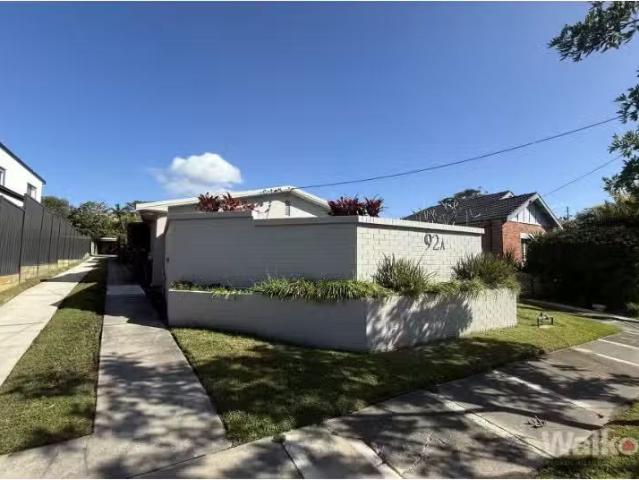 Cheap 1 BR 6/92A Janet Street, Merewether Apartment for rent.