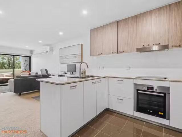 For Rent! 1 BR 71/10 Ipima Street, Braddon, ACT 2612