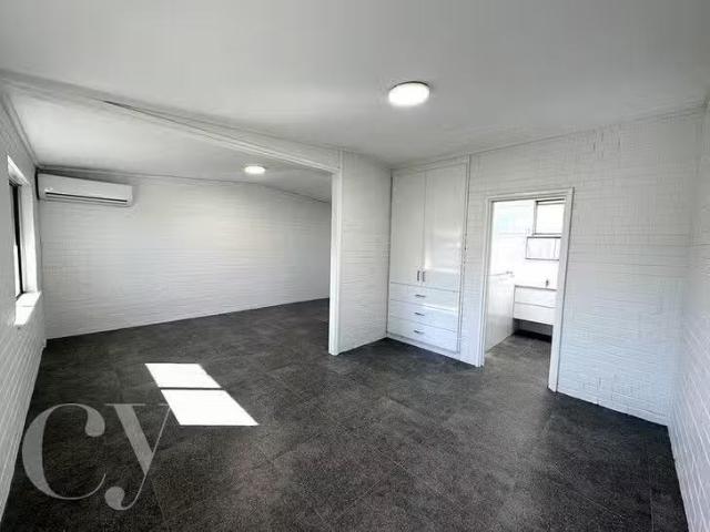 For Rent! 1 BR 9/318 Canning Highway, Bicton, WA 6157