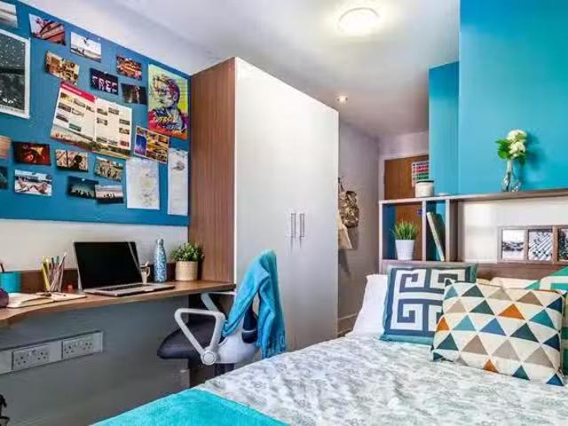 Rental! 1 BR Classic Ensuite