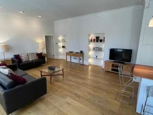 Cozy 1 BR Bank Street