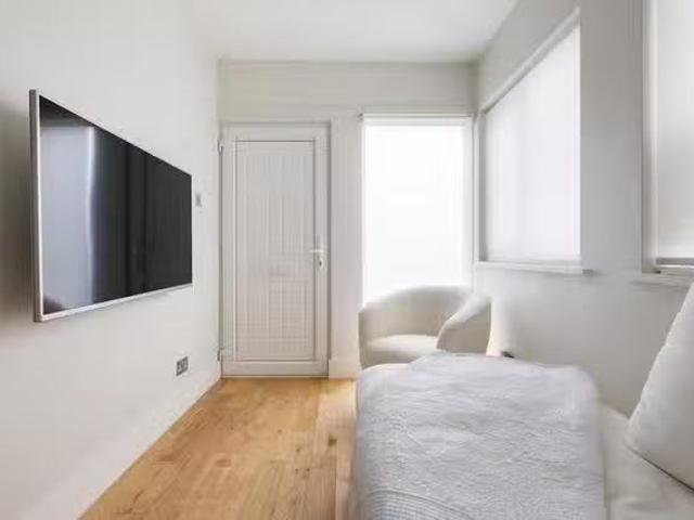 Cozy 1 BR Gunter Grove