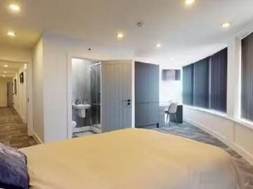 Charming 1 BR Flat 12 Room B, Graduation House, NG9 4HL En suite