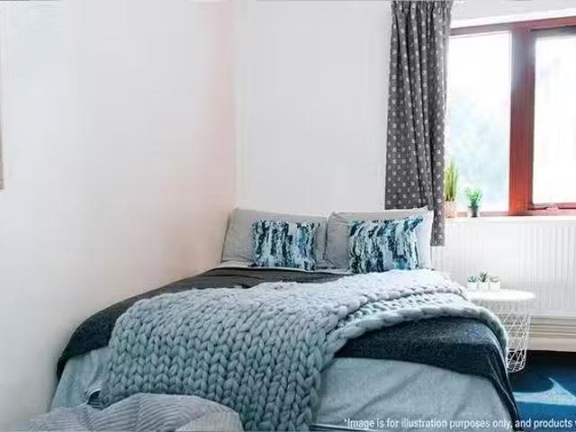 New 1 BR Oxley Residence, Leeds Classic En Suite