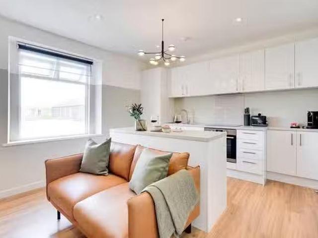 Cheap 1 BR Lower Dock Street