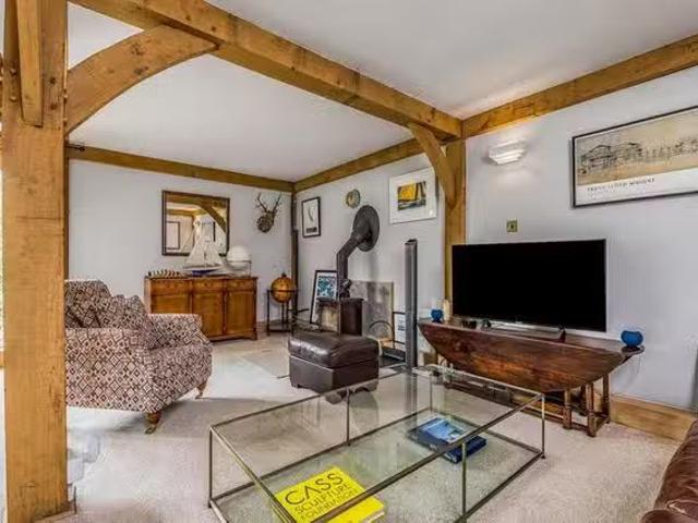 Unique 1 BR Mill Roas