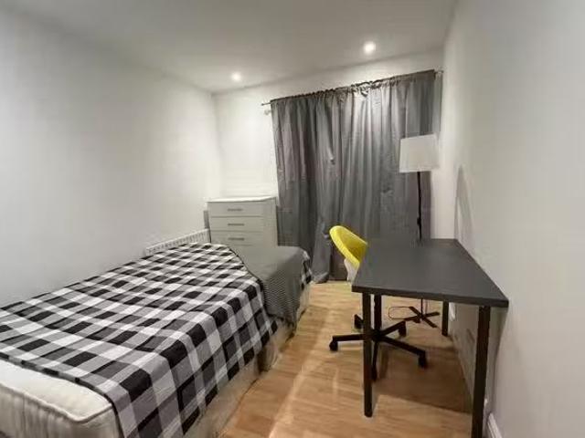 Cozy 1 BR Minerva Close, London