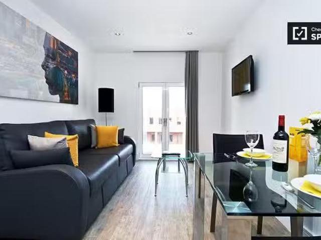 Deal! 1 BR Serviced 1 Bedroom Apartment for rent in Deptford.