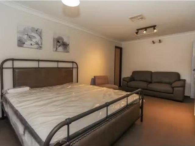 Charming 1 BR Room 6, 9 Crinoline Street, ORANGE House for ren.