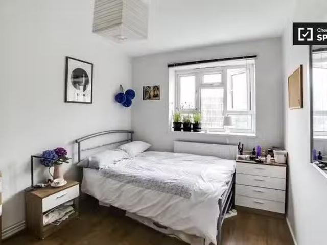 Cozy 1 BR Room for rent in 4 Bedroom Apartment in Bromley by Bow