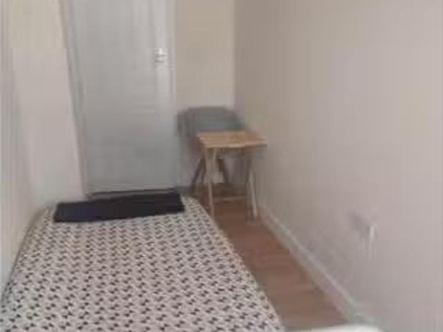 New 1 BR Room for rent in 2 bedroom apartment in Hayes, London