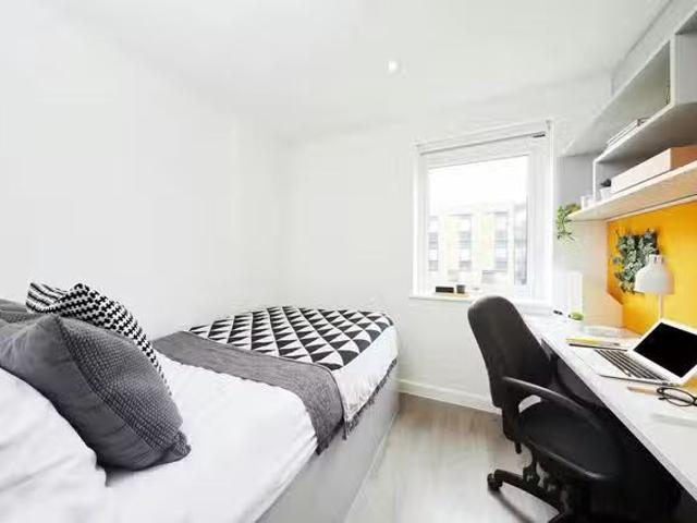 Cozy 1 BR Riverside Way, Winchester Classic Ensuite
