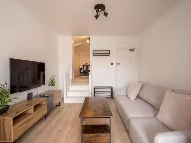 New 1 BR Waddon Road