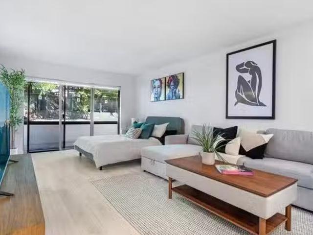 Rental! 1 BR West 8th Avenue