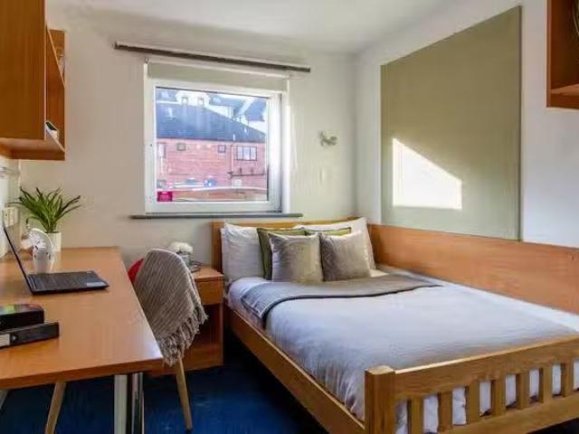 Just in! 1 BR The Print House Classic Ensuite