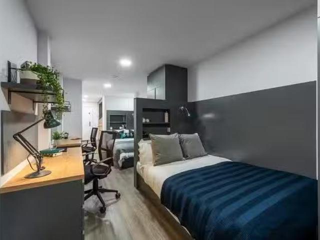 Charming 1 BR The Valentine, London Twin Room