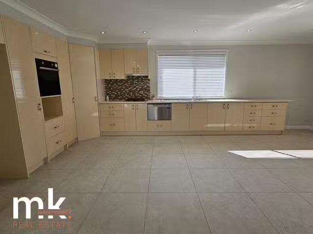 Rental! 1 Gypsum Place, Eagle Vale, NSW 2558