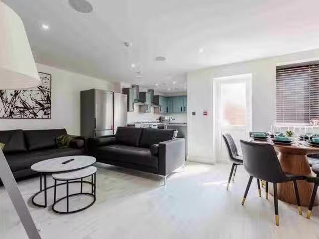 Charming 1 Room 57 Kenmare road, L15 1 Beds 6 Baths