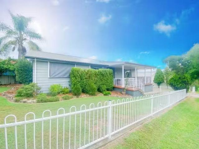 Charming 1 Rathmines Avenue, Cessnock House for rent Listed b.