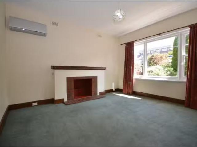 Deal! 1 Regent Street, SANDY BAY House for rent Listed by Lea.