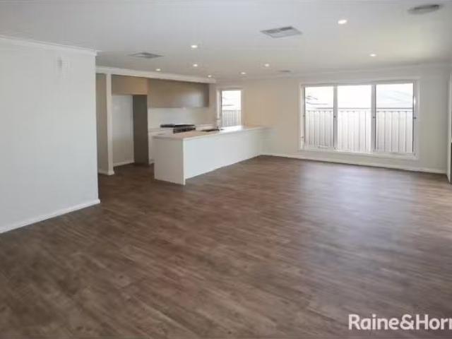Cheap 1 Windouran Street, GOBBAGOMBALIN House for rent Listed.