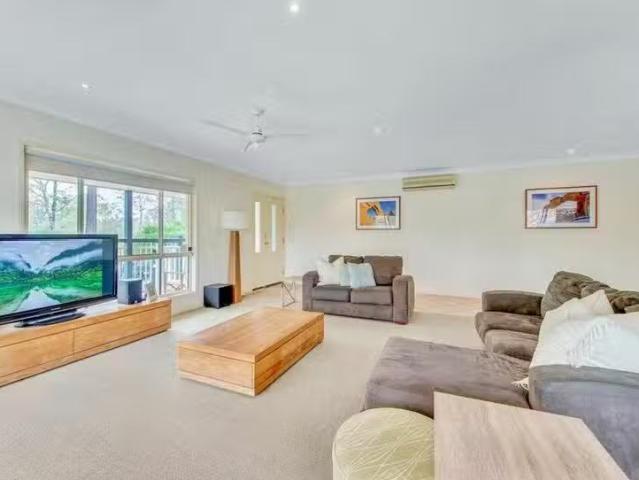 Deal! 1 Tea Tree Crescent, Sinnamon Park, QLD 4073