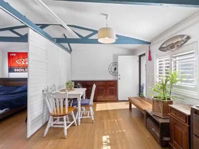 Nice 1a Kawana Avenue, Blue Haven Apartment for rent Listed b.
