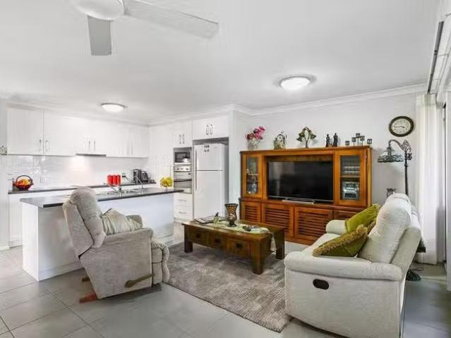 Just in! 2/40 Shoesmith Road, Westbrook, QLD 4350