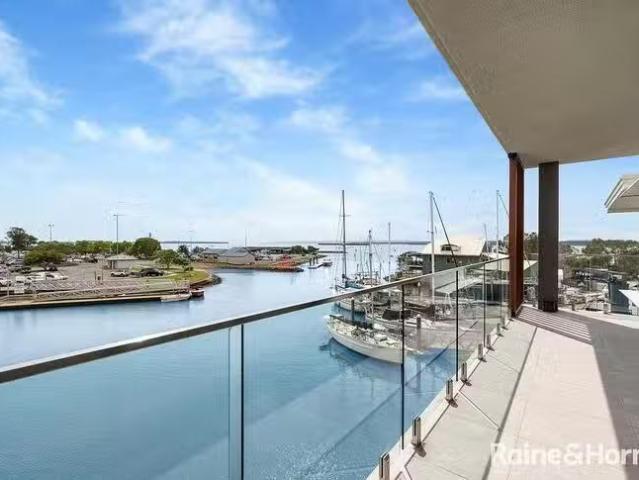 Just in! 24/6 12 Auster Street, Redland Bay, QLD 4165