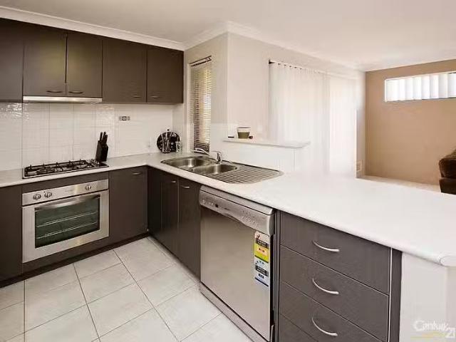 For Rent! 2/49 Peel Street, Mandurah, WA 6210